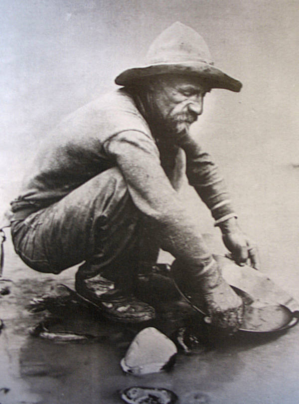 L. C. McClure/Wikimedia Commons