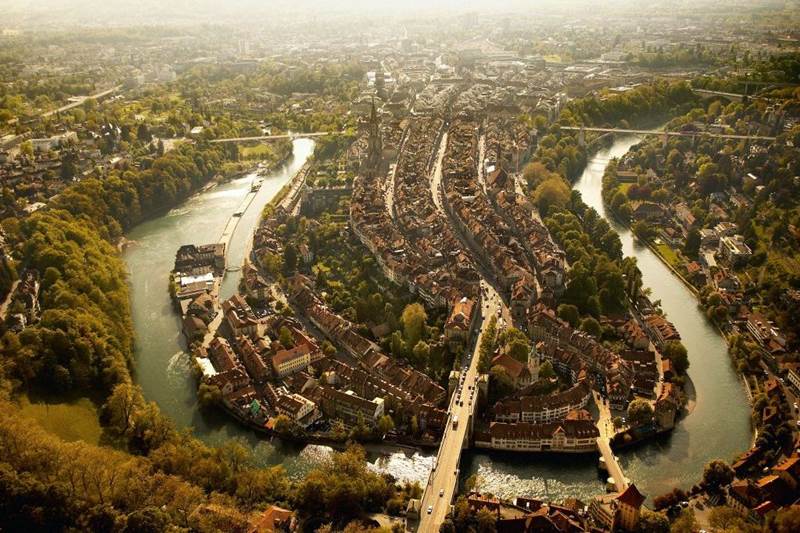 14. Bern je hlavným mestom: