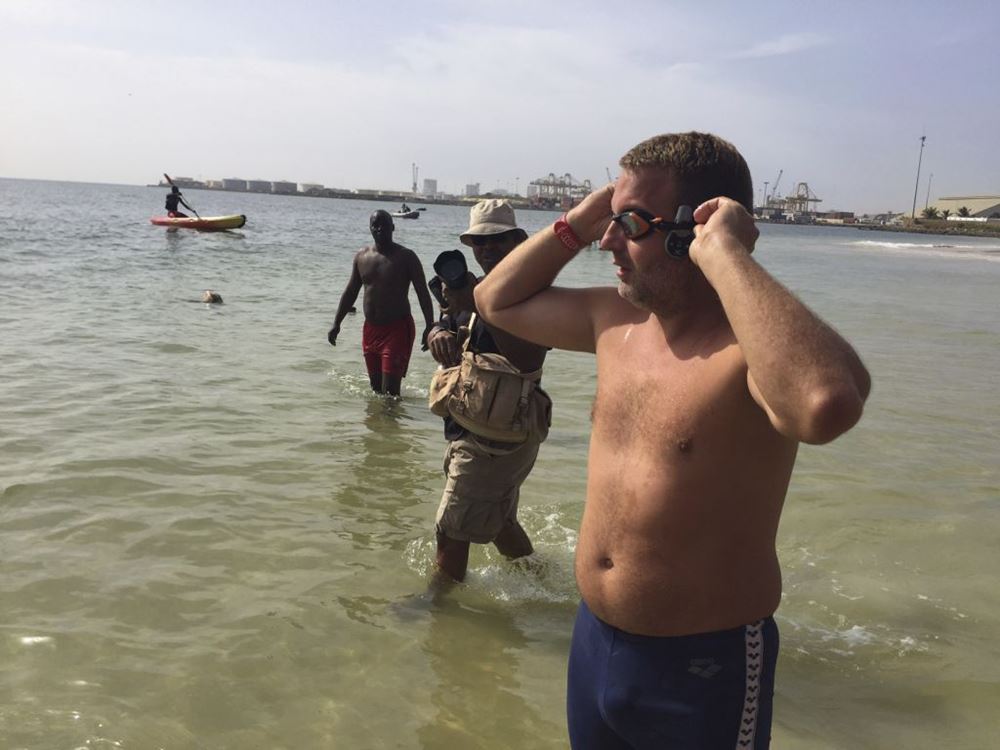 http://www.timesunion.com/news/world/article/British-man-aims-to-swim-Atlantic-From-Senegal-10611466.php#photo-11801630