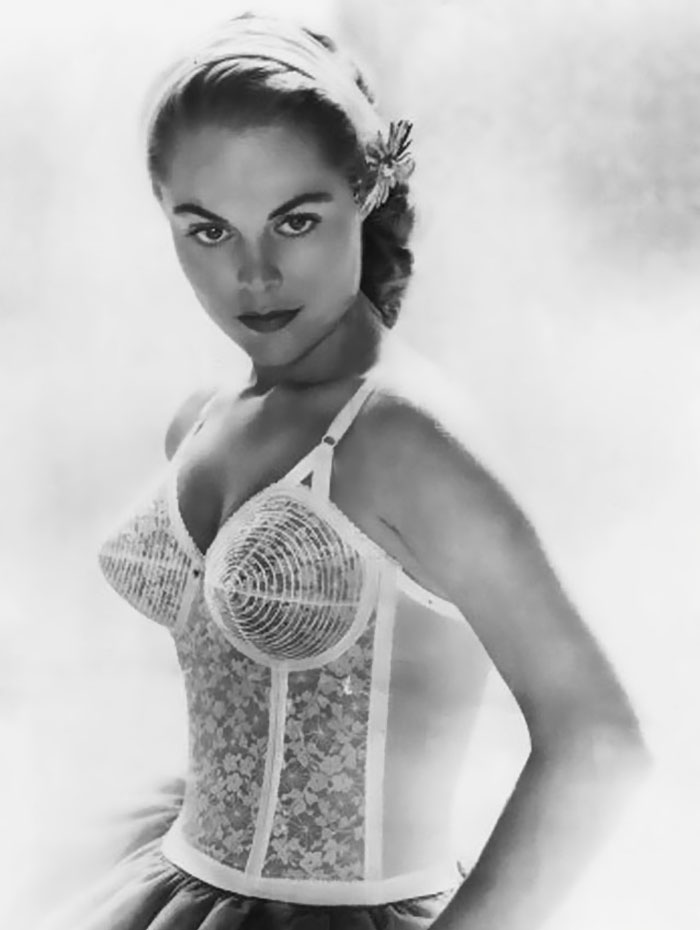 bullet-bra-fashion-vintage-23-5954ebd9b71bc__700