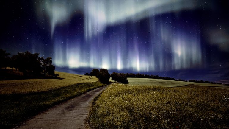 northern-lights-2049732_1280-770x433