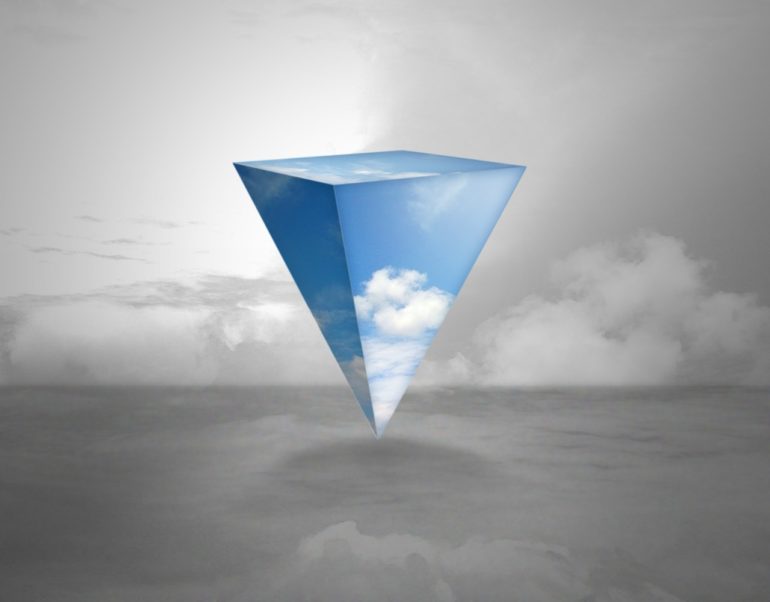 triangle-2136288_1280-770x602