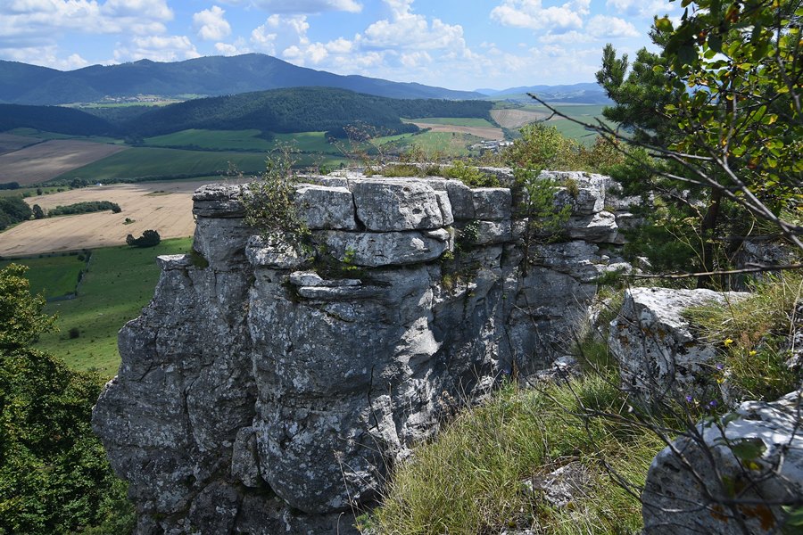 Skalné mesto Kamenný raj v národnej prírodnej rezervácii Dreveník