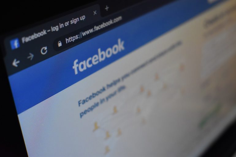 Facebook zažíva ďalší hromadný výpadok