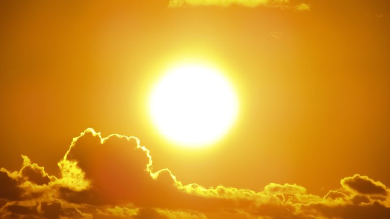 beach-bright-clouds-301599-770x433
