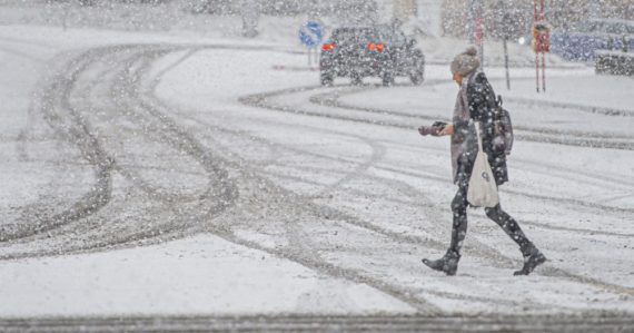 Slovensko od pondelka zasiahne tvrdá zima: V týchto oblastiach bude intenzívne snežiť, hrozí aj orkán