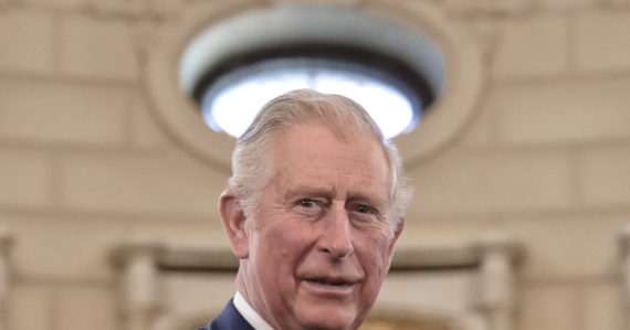 Nástupca kráľovnej Alžbety II. bude známy ako Charles III.