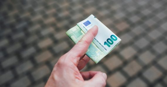 Od júla sa zvyšuje táto dávka skoro o 100 eur: Nedostane ju však každý, pozrite sa, koho sa to týka