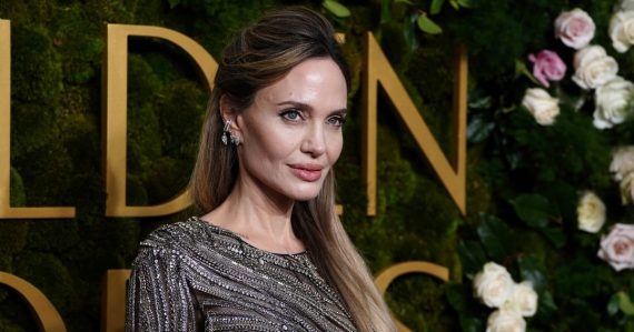 Vzhľad Angeliny Jolie na odovzdávaní cien vyvolal diskusie. Ľudia sa rozdelili na dva tábory, nešetria kritikou