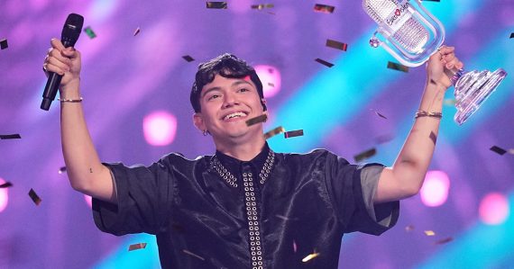 Eurovízia pozná svojho víťaza: Rakúsky spevák JJ zaujal operným hlasom aj silnou emóciou