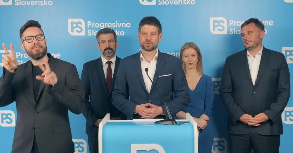 Fico 15 rokov zanedbáva investície do železničnej infraštruktúry, tvrdí Progresívne Slovensko. Ráža obvinili z vyhovárania sa