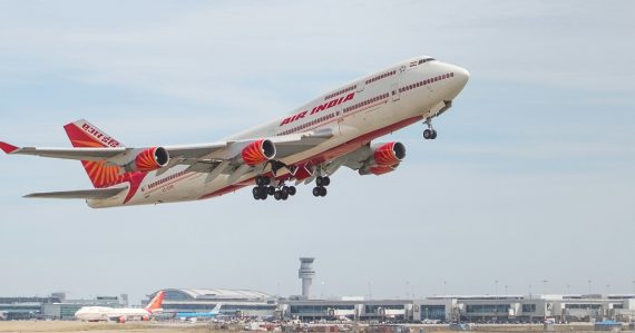 Problémy má ďalšie lietadlo Air India: Krátko po štarte musel stroj núdzovo pristáť, na palube bola nahlásená bomba
