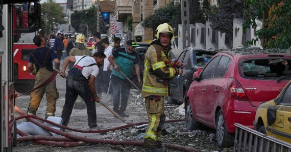 Uprostred konfliktu medzi Izraelom a Iránom sa ocitlo množstvo Slovákov. Toto im odkazuje minister