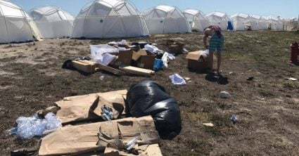 Ľudí oklamali o milióny, namiesto luxusu spali v blate. Fyre Festival bol gigantický podvod, naleteli tisíce návštevníkov