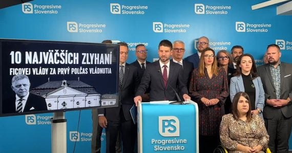 Vládu rozhodne nešetria: Mimoriadne tvrdé slová opozície po nehode. Vlaky sú vraj nebezpečné, na vine je ich rozkrádanie