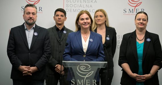 Po vylúčení si Smer zrejme našiel novú frakciu. Podľa Beňovej sa “dokáže postaviť proti nezmyslom Európskeho parlamentu”