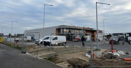 Nová predajňa Biedronky v malej obci je takmer hotová. Diskontný reťazec posilní svoju pozíciu okolo hlavného mesta