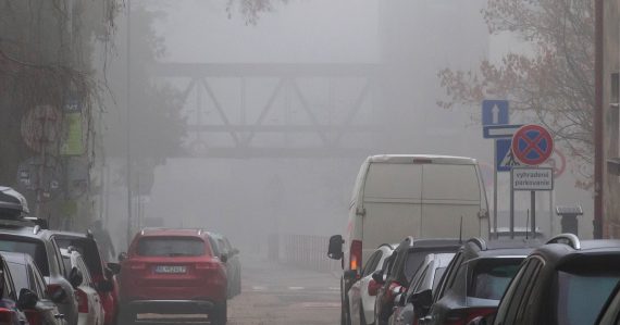 Na bielom koni nepricválal: Svätý Martin priniesol hmlu, sivú oblohu a mierne teploty. Vieme, kedy sa ochladí