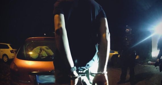 Dvaja muži si na západe Slovenska naložili do košíka tovar za 344 eur a odišli bez zaplatenie: SBS schytali údere päsťou