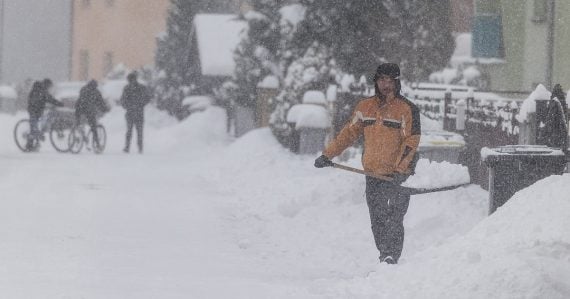 Prichádza to, čoho sme sa báli: Sneh sa premení na mokrú kašu, pripravte sa na poriadnu čľapkanicu. Hrozí aj ďalší nebezpečný jav