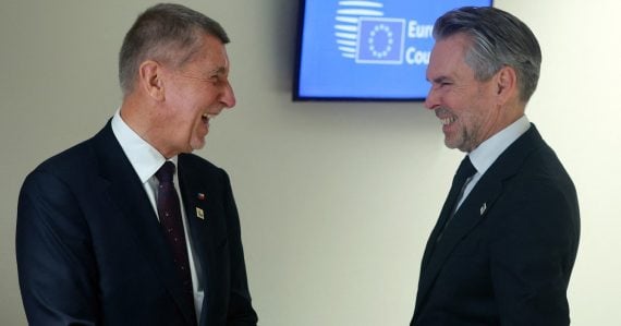 Babiš v tom nakoniec nechal Fica aj Orbána: Podpora Ukrajiny bude pokračovať, Rusko je agresor, hovorí minister obrany