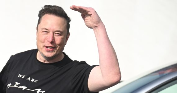 Elon Musk prepísal dejiny: Majetok najbohatšieho človeka prekročil ďalší míľnik, môže za to SpaceX