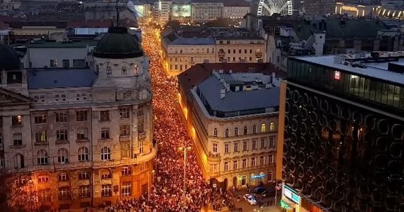 Budapešť zaplavili nespokojní občania: Ľudia protestovali proti Orbánovej vláde a škandálom okolo ochrany detí
