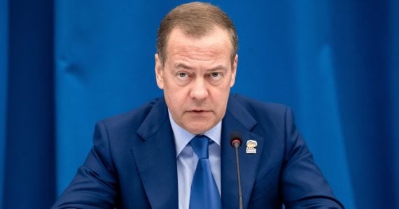 Medvedev sa vyhrážal Zelenskému, píše o blížiacej sa smrti. Jeho telo by chcel vystaviť v zbierke kuriozít