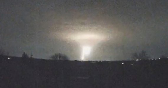 Rusko nasadilo nebezpečnú raketu schopnú niesť jadrovú hlavicu. Orešnik ide do boja