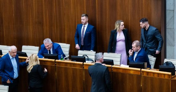 Mali prerokovať len jeden bod: Mimoriadna schôdza k energopomoci nakoniec nebude, neschválili program