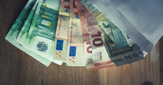 Množstvo ľudí dnes zbohatlo: Možno ste medzi nimi aj vy a ani o tom neviete. Cena tohto kovu brutálne vystrelila