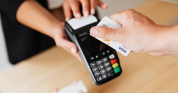 Hľadaniu bankomatov odzvonilo: Platenie na Slovensku sa mení od základov, hotovosť môžete nechať doma