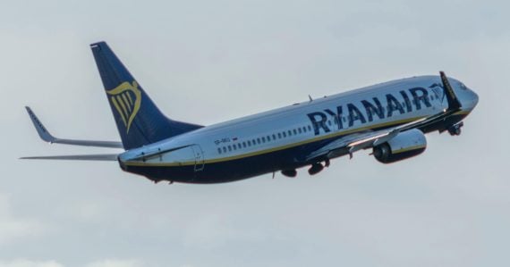 Problém na palube zastavil let Ryanairu: Pilot musel núdzovo pristáť, cestujúci skončili na inom ostrove