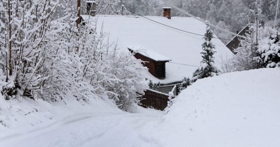 Už sa to na nás valí, vyťahujte čiapky: O pár hodín začne snežiť, najbližšie týždne sa pripravte na poriadnu zimu