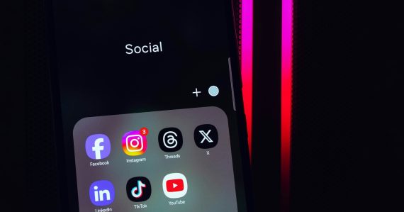 Teroristický útok v Sydney: Umelá inteligencia na sociálnej sieti šírila hoaxy, nie je to prvýkrát