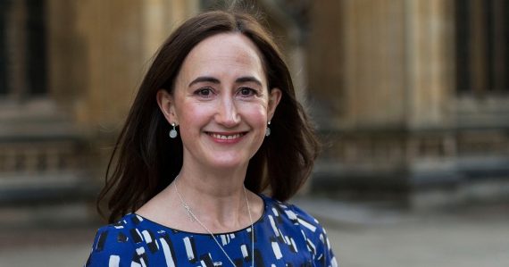 Zomrela slávna autorka úspešných kníh o nákupnej maniačke. Sophie Kinsella mala 55 rokov