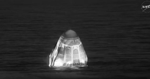 Už sú na Zemi: Posádka Crew-11 priletela z ISS. Misiu museli astronauti ukončiť predčasne