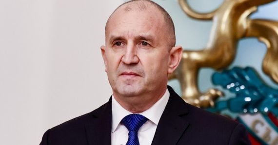 Bulharský prezident podal demisiu: Za chudobu, protesty a nedôveru v krajine môže „škodlivý model správy vecí verejných“