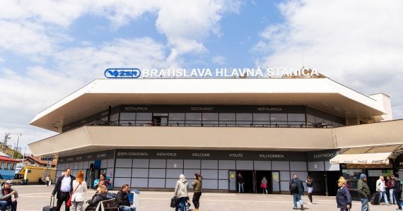 Fico oznámil veľký plán pre Bratislavu: Budovu hlavnej stanice zrekonštruuje štát, Ráž hovorí o jasnej priorite