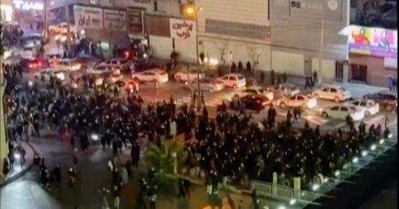 Masaker sa môže opakovať: Iránske gardy sľubujú tvrdú reakciu na prípadné protesty v uliciach
