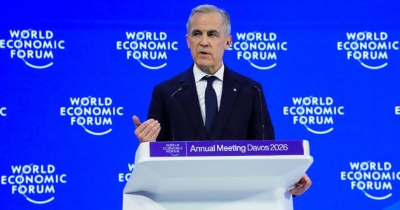 Zo dňa na deň sa stal hviezdou: Kto je kanadský premiér Mark Carney a prečo mu tlieskal celý Davos?