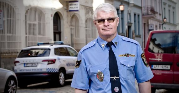 Namiesto priestupkov riešia zuby: AI odkázala pacientov na políciu, tiesňová linka čelí náporu zúfalých volaní