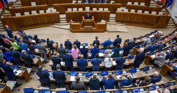 V rokovacej sále by mali stráviť 67 dní: Poslanci majú na rok 2026 naplánovaných 5 schôdzí