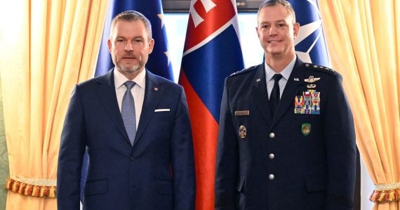 Slovensko nechce vystupovať z EÚ ani z NATO: Pellegrini pred vojenským velením odmietol akékoľvek zmeny ukotvenia