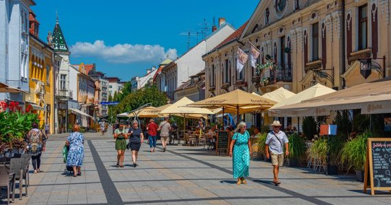 Slovenské mesto plánuje postaviť nové kúpalisko: Pôjde o vodný komplex so všetkým, čo k tomu patrí