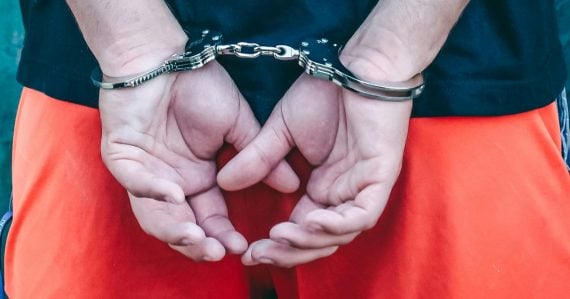 V blízkosti domu ministra poľnohospodárstva mal vysypať hnoj: Mužovi hrozí 5 rokov za mrežami