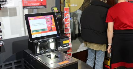 Mirka pracuje v obchode, prehovorila o samoobslužných pokladniciach: Už na mňa aj kričali, že nebudú robiť za mňa