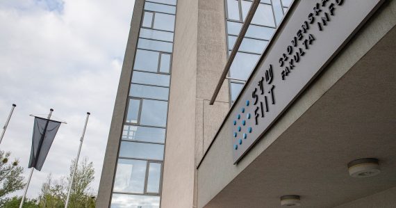 Prví na Slovensku: STU zavádza veľkú novinku. Na prijímacie skúšky sa môžu hlásiť aj tretiaci