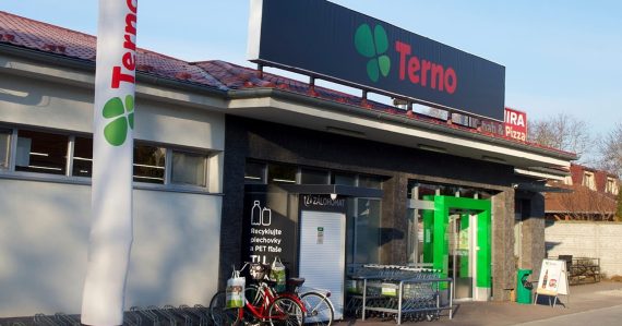 Slovenský reťazec ponúkal vodku s treskou ako konsolidačné raňajky. Išlo o bizarnú zľavu v letáku