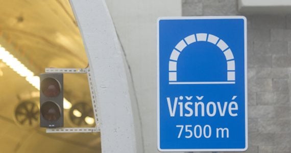 Tunel Višňové je otvorený len pár dní, už prichádzajú prvé problémy: Vodiči porušujú pravidlá, na toto si dajte pozor